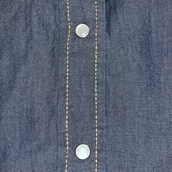 Izod L blue chambray long sleeve snap front shirt - Picture 7 of 16